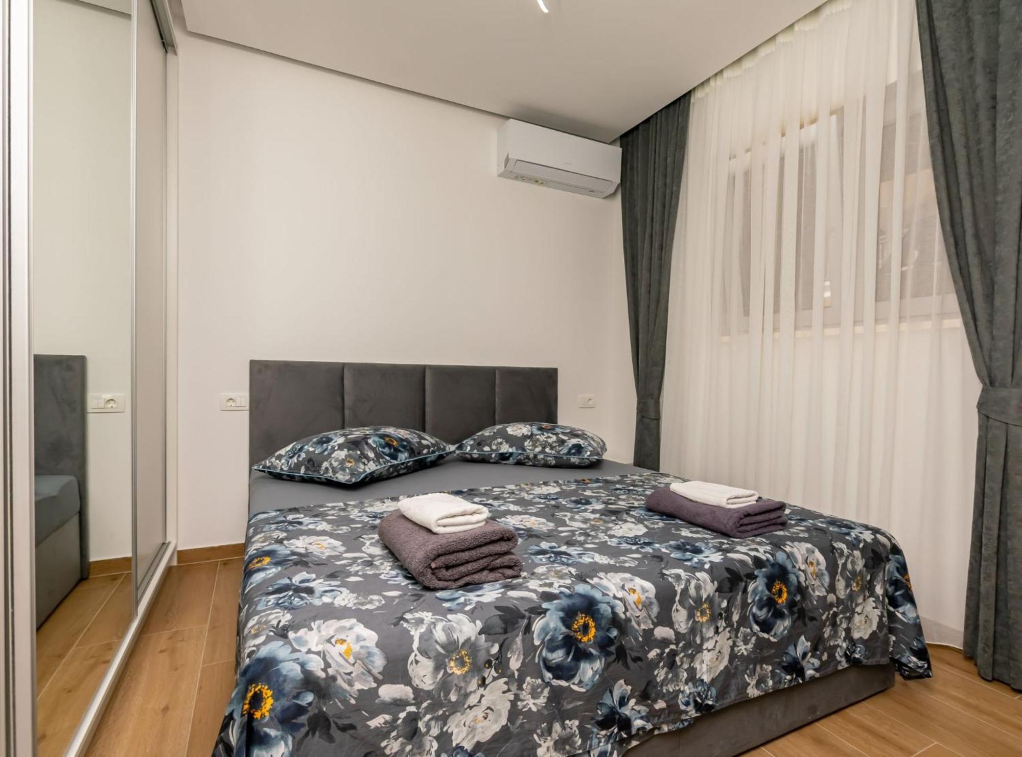 Apartments Hope Dugi Rat Dış mekan fotoğraf